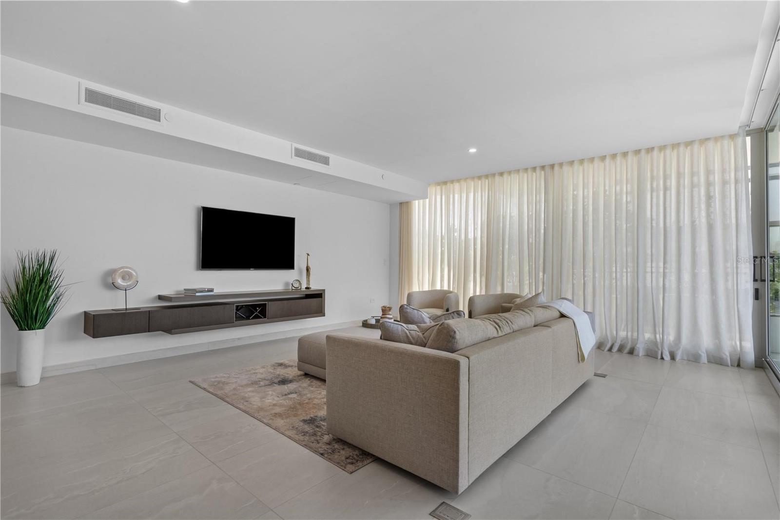 LE PARC 203 - Residential Lease