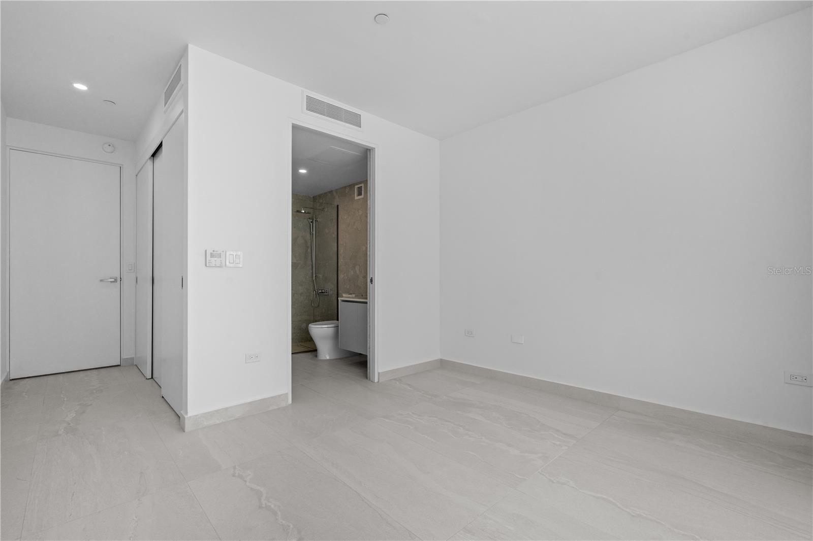 LE PARC 203 - Residential Lease