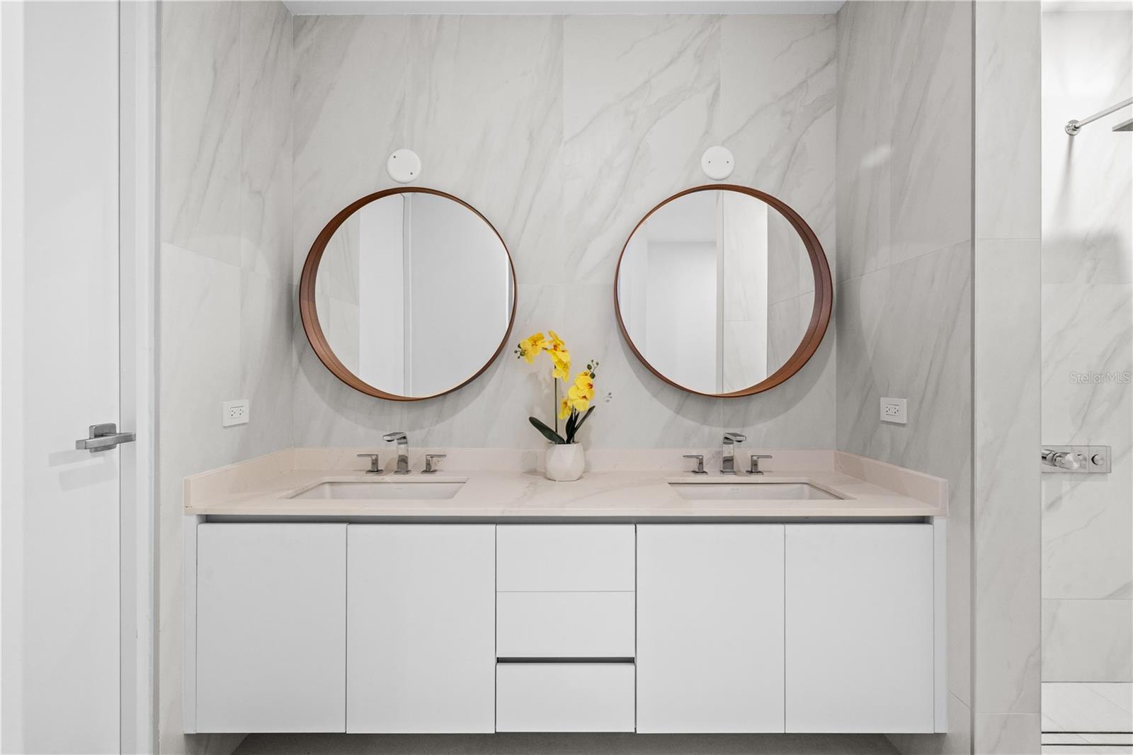 LE PARC 203 - Residential Lease