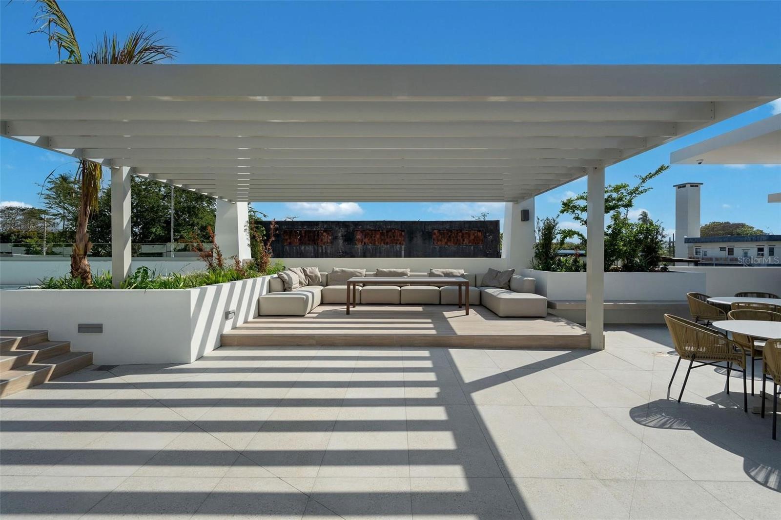 LE PARC 203 - Residential Lease