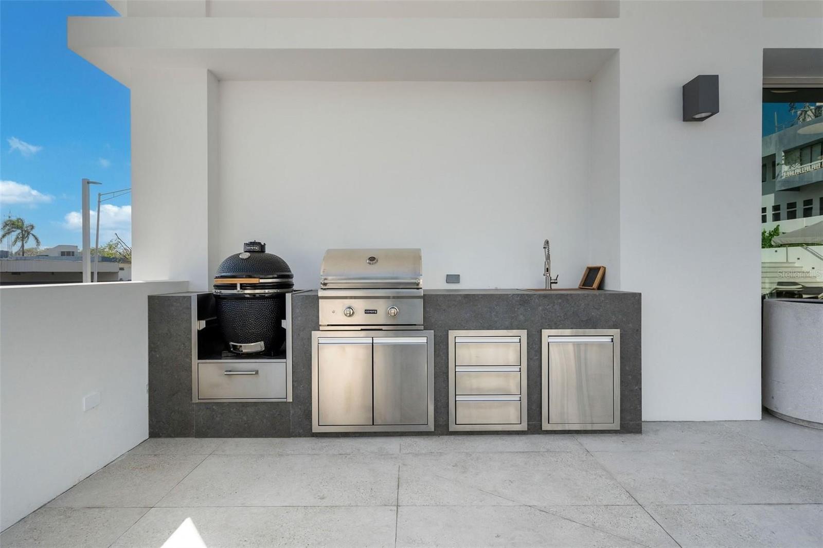 LE PARC 203 - Residential Lease