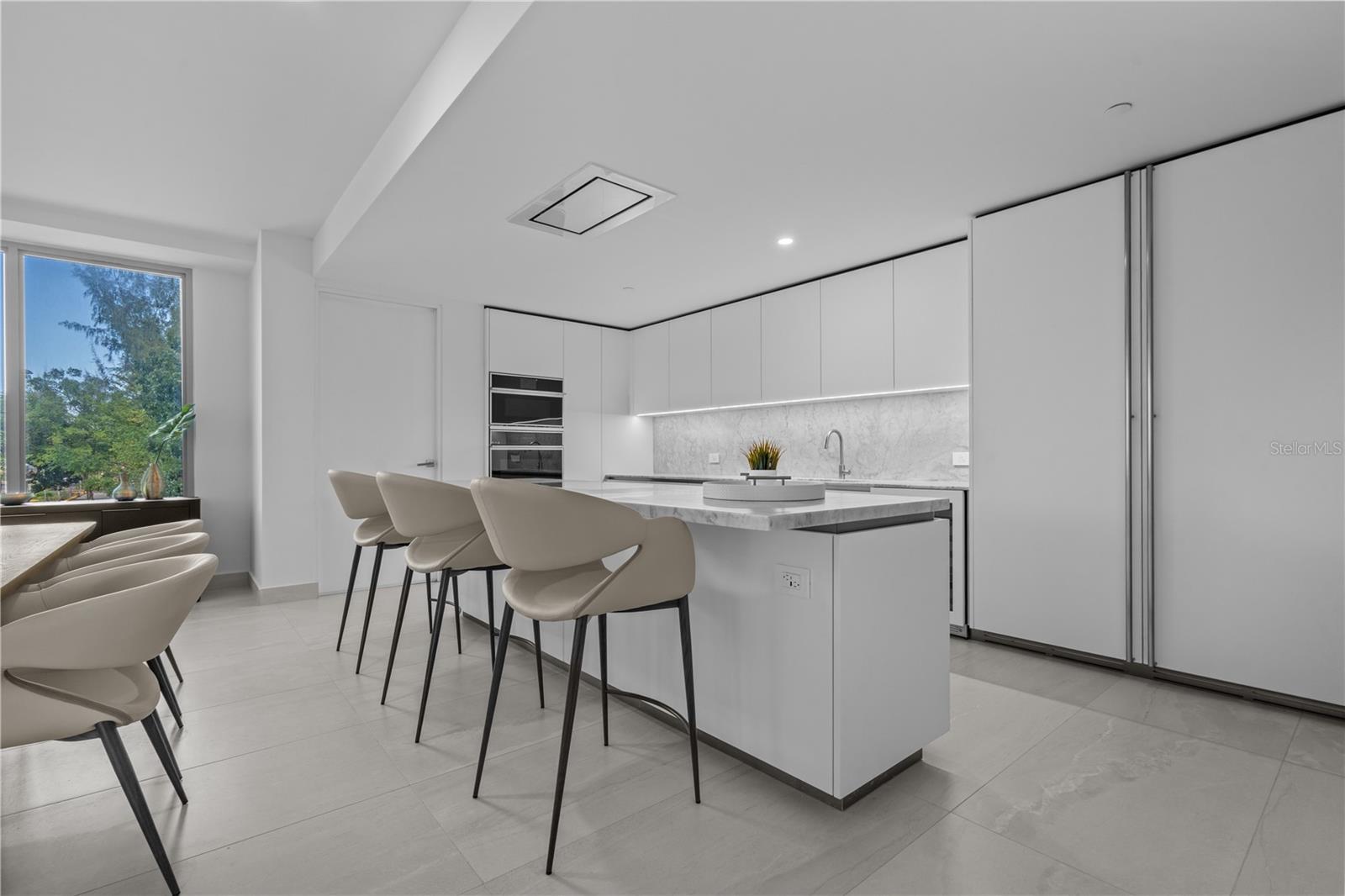 LE PARC 203 - Residential Lease