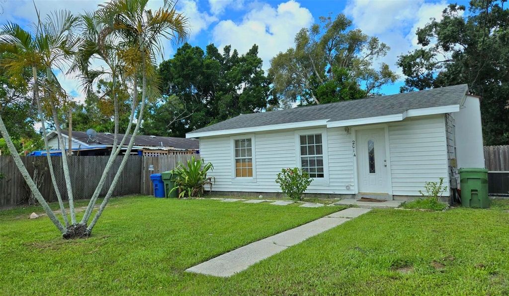 Photo of 2014 10th Street W #B, Bradenton, FL 34205 (MLS # A4685111)