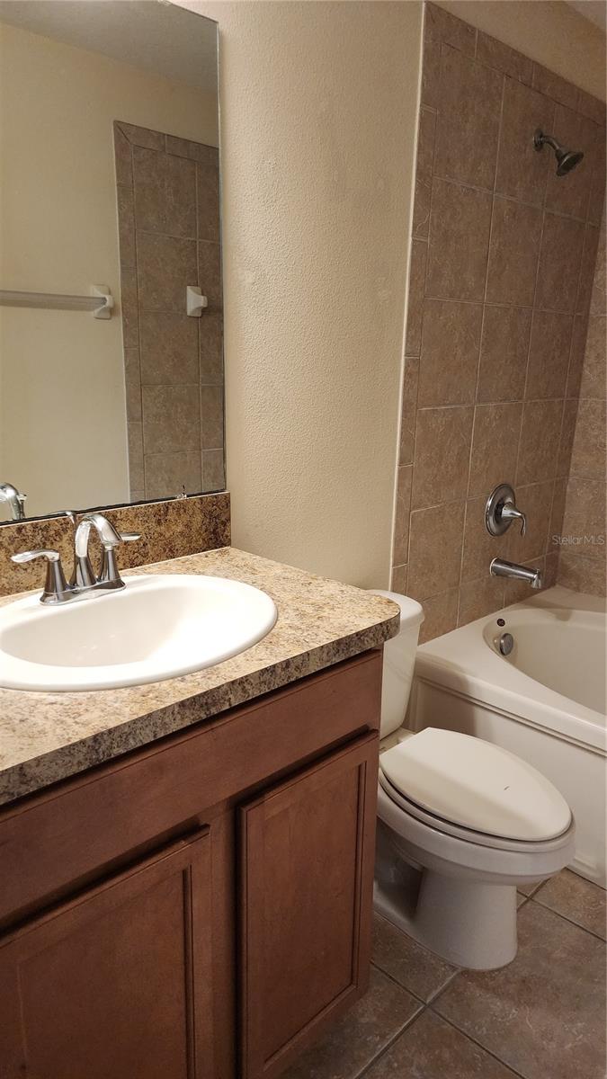 AMBERLEE TWNHMS - Residential