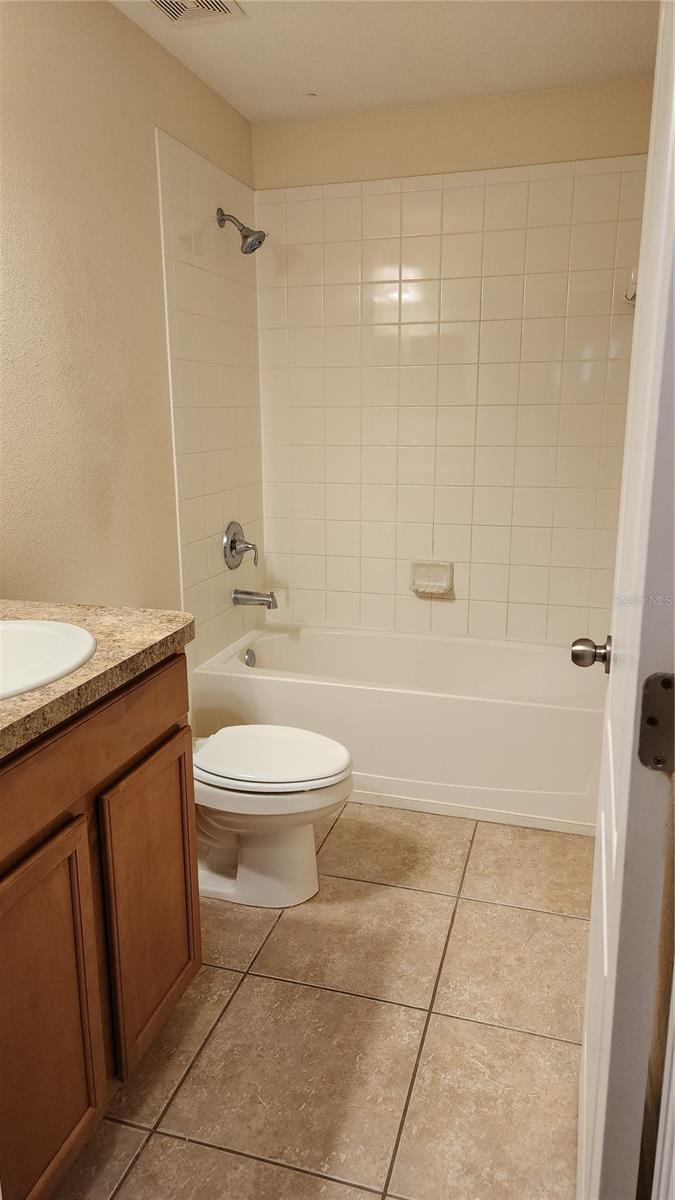 AMBERLEE TWNHMS - Residential