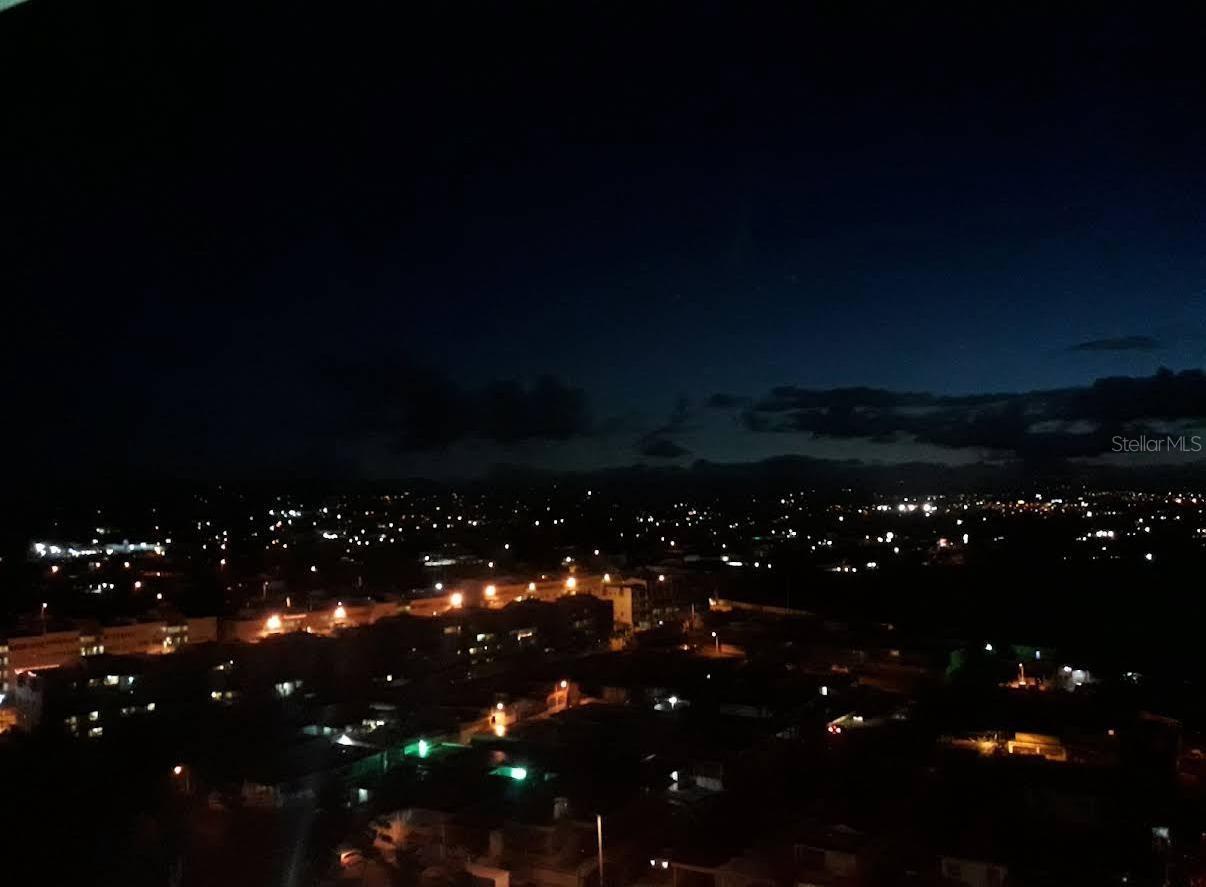 TORRES DEL PARQUE SUR COND. APT 1605 - Residential