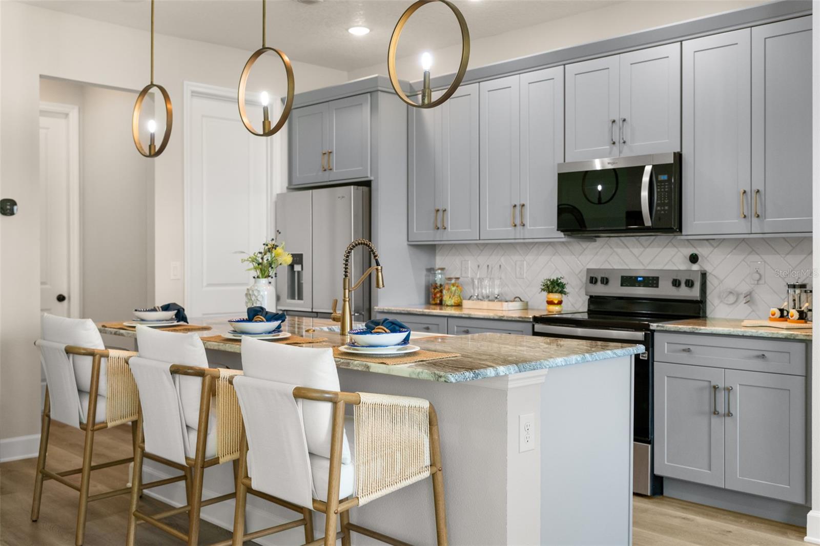 SUN N LAKE - Residential