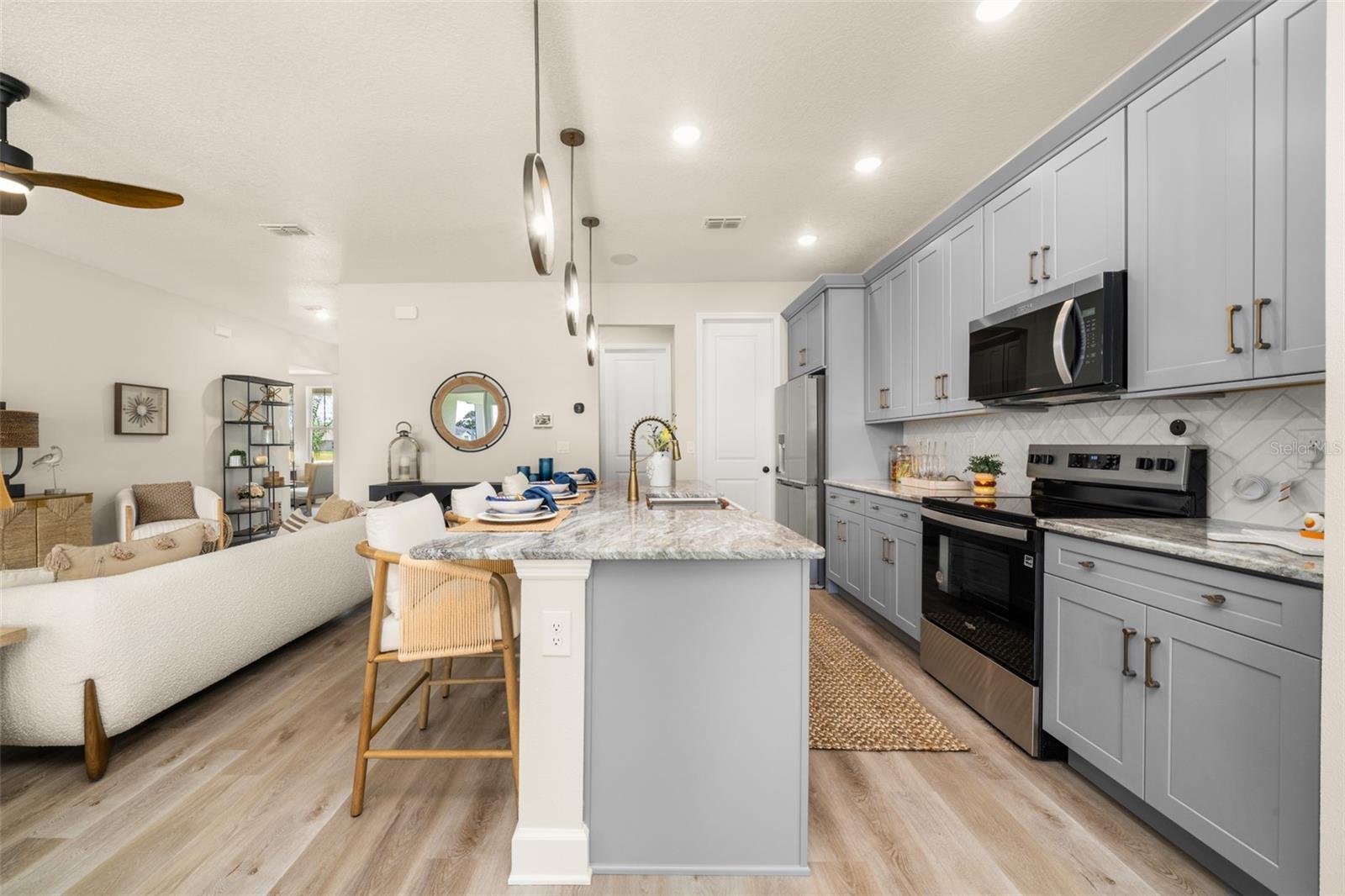 SUN N LAKE - Residential