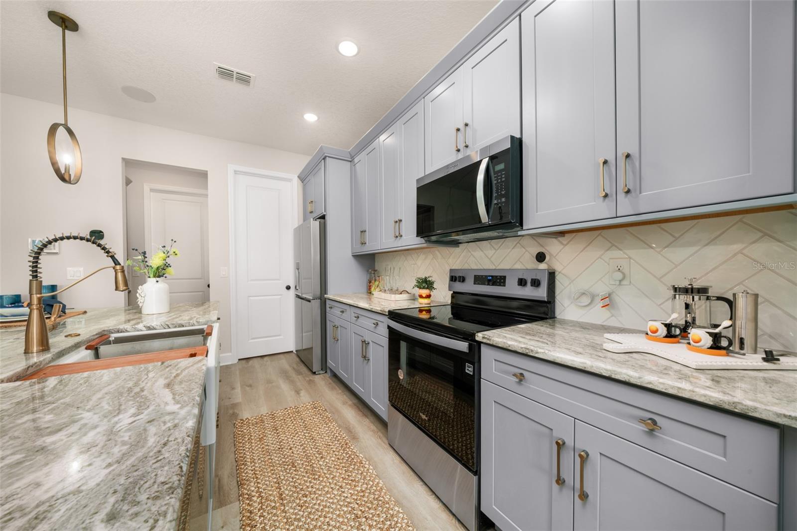 SUN N LAKE - Residential