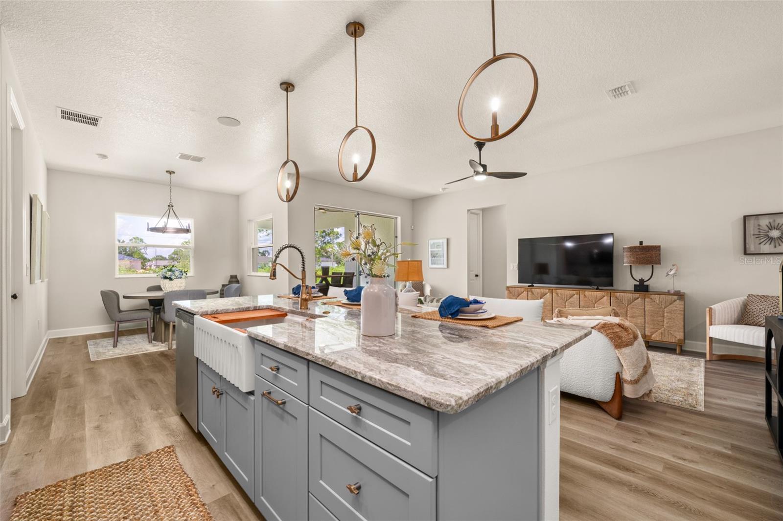 SUN N LAKE - Residential