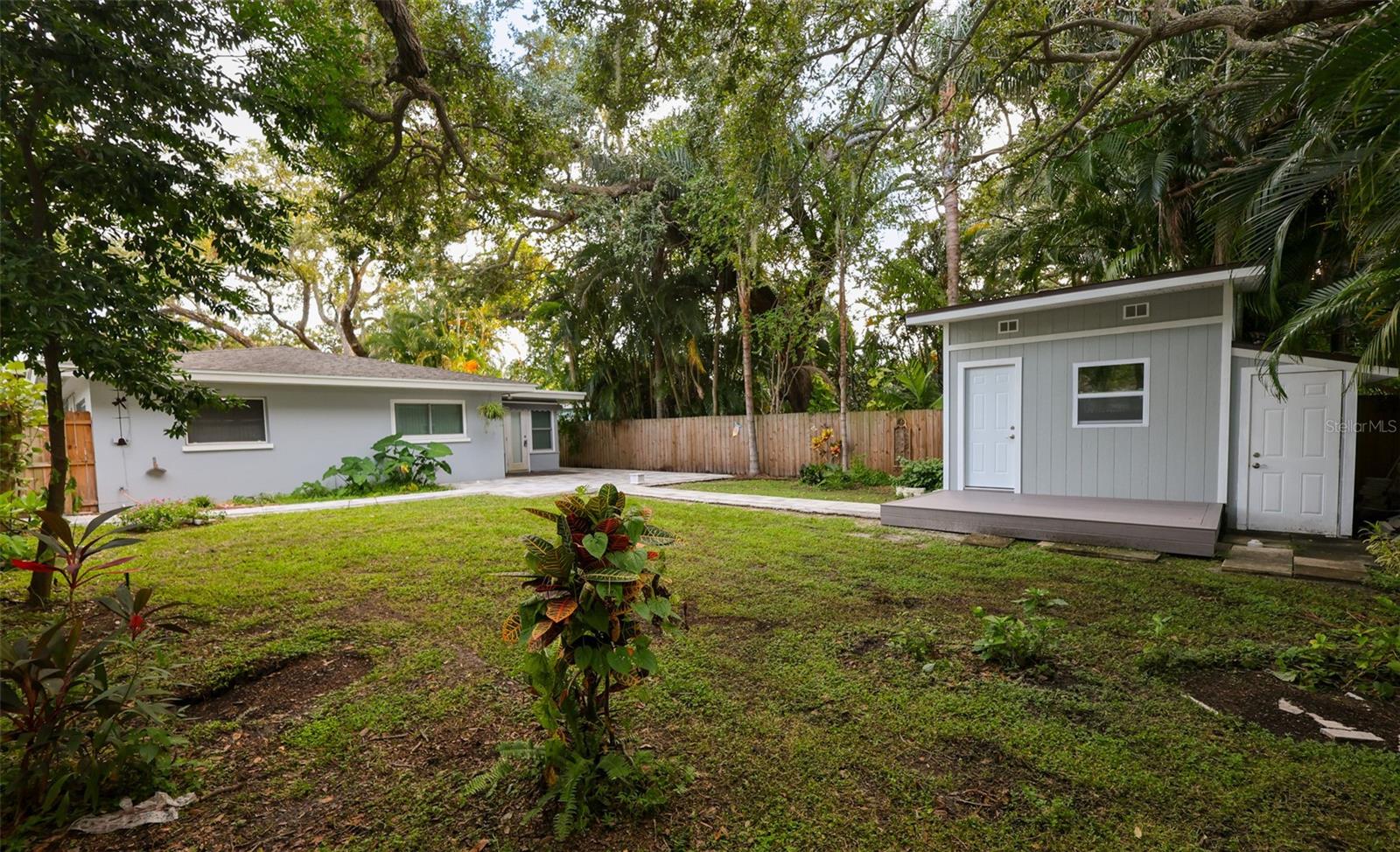 PEALE PARK - Residential Lease