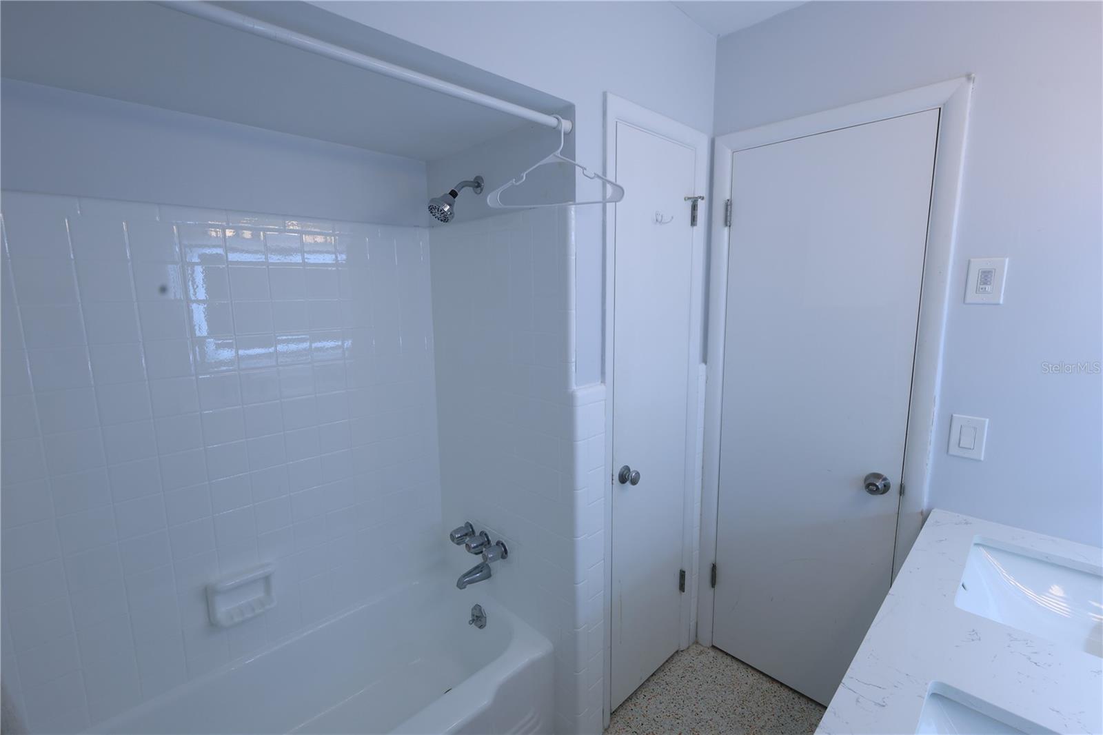 PEALE PARK - Residential Lease