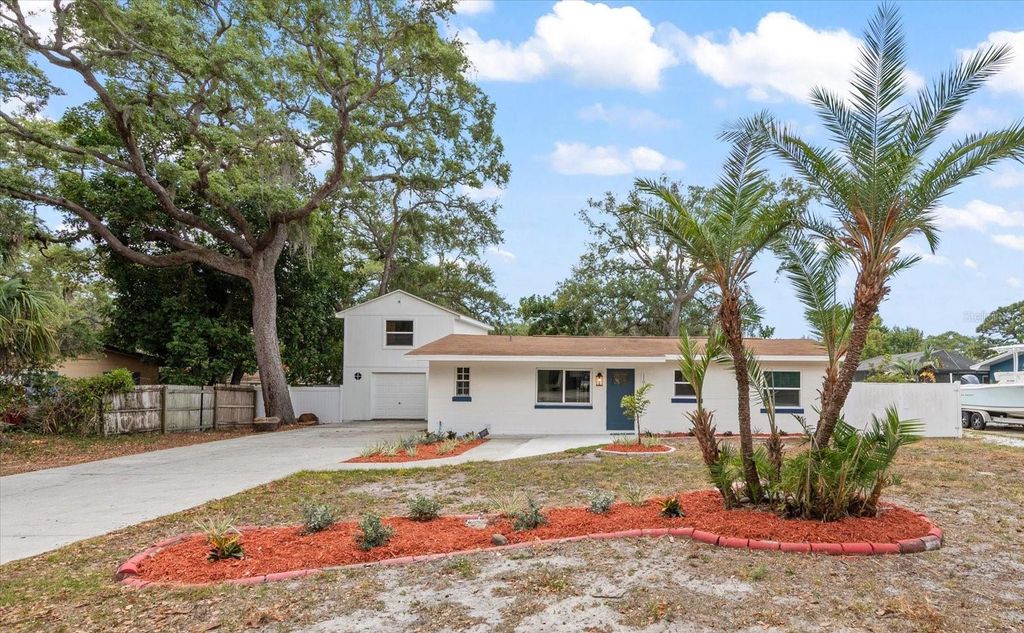 Photo of 11012 52nd Avenue N, St Petersburg, FL 33708 (MLS # TB8502694)