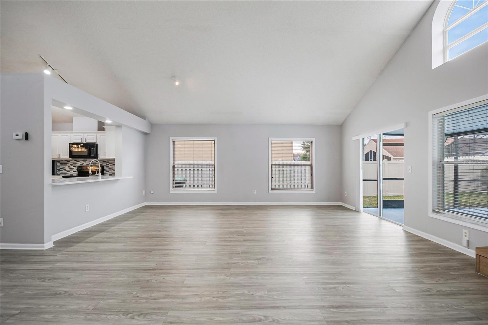 HUNTERS CREEK TR 430A PH 01 - Residential Lease