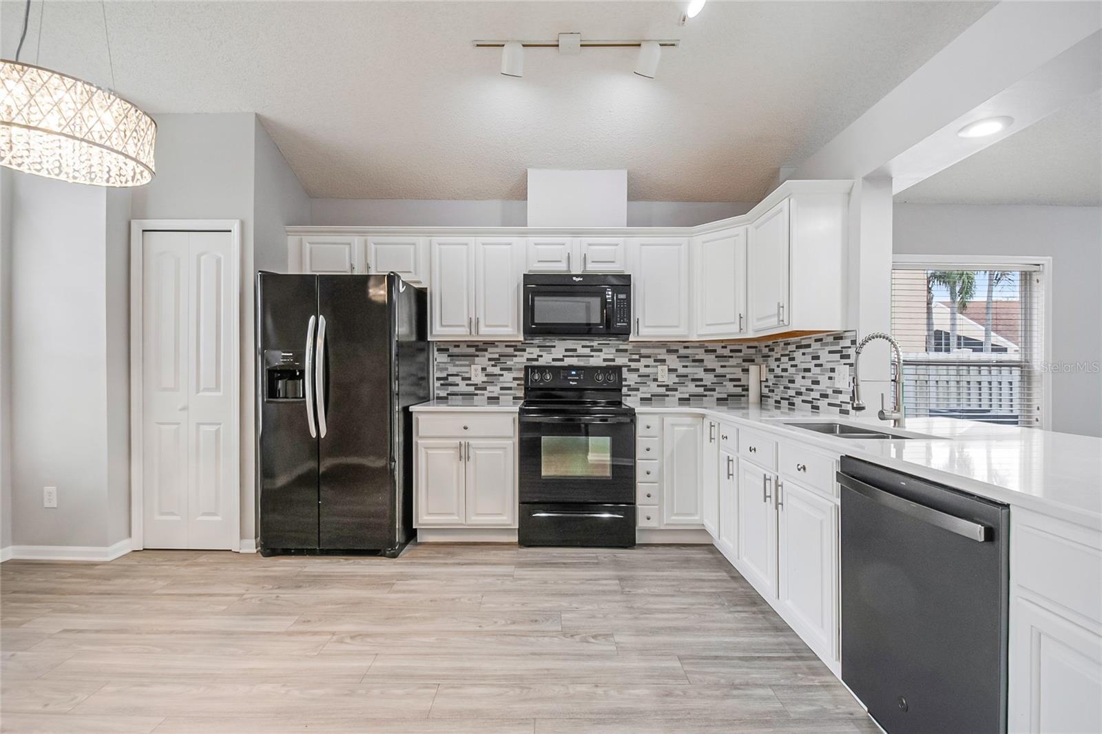 HUNTERS CREEK TR 430A PH 01 - Residential Lease