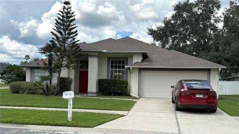 Photo of 9917 Colonnade Drive, Tampa, FL 33647 (MLS # TB8544260)