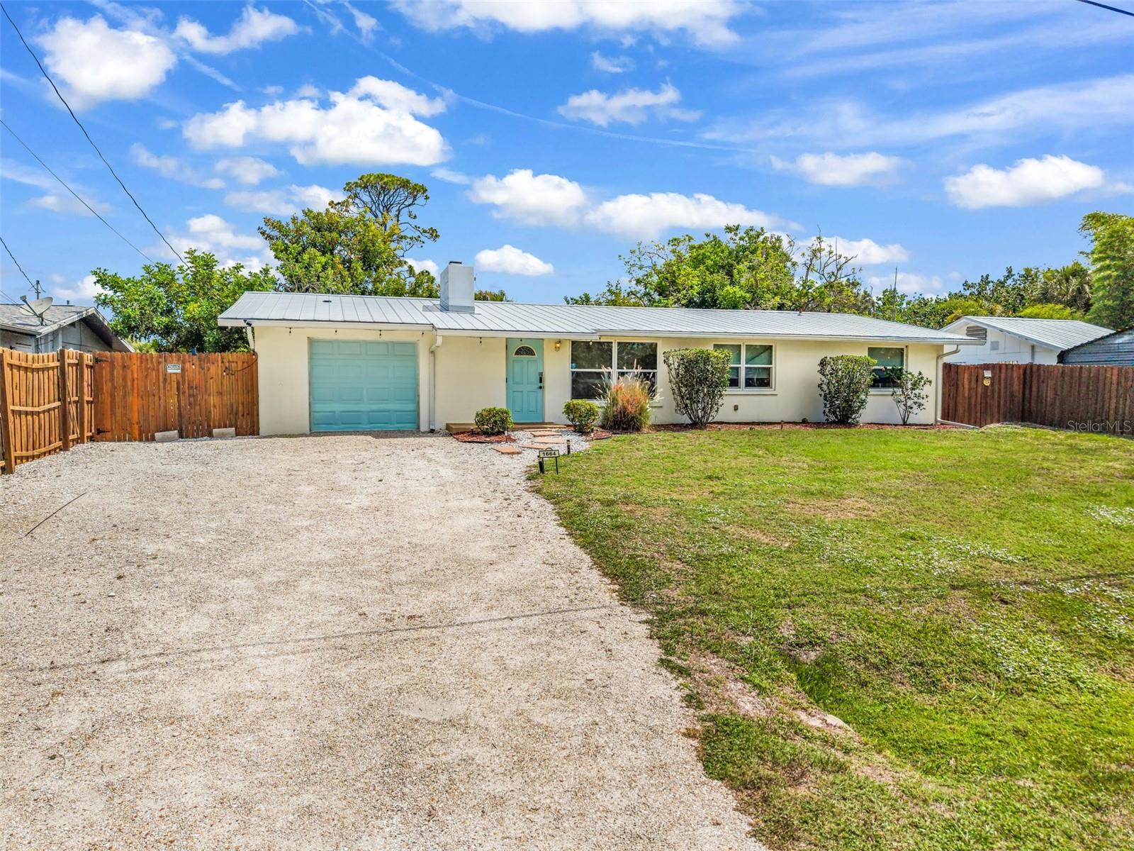 1664 LAKEVIEW PLACE