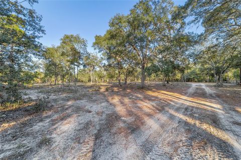 A home in DUNNELLON