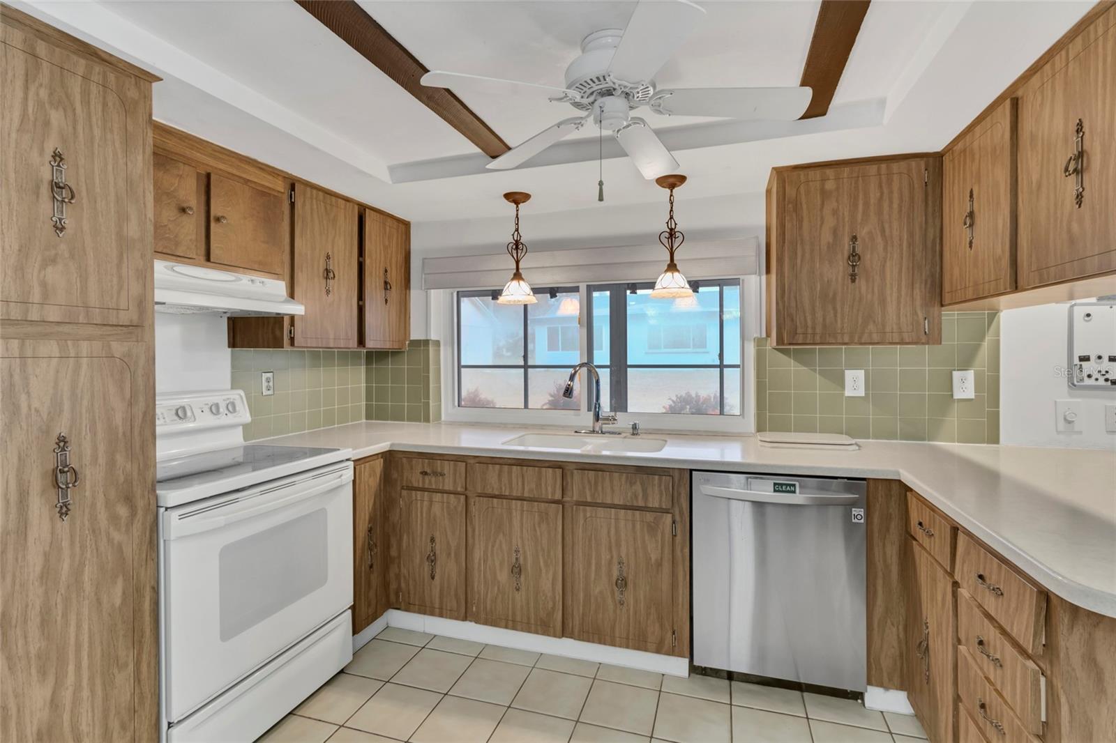 BEACON WOODS VILLAGE - Residential