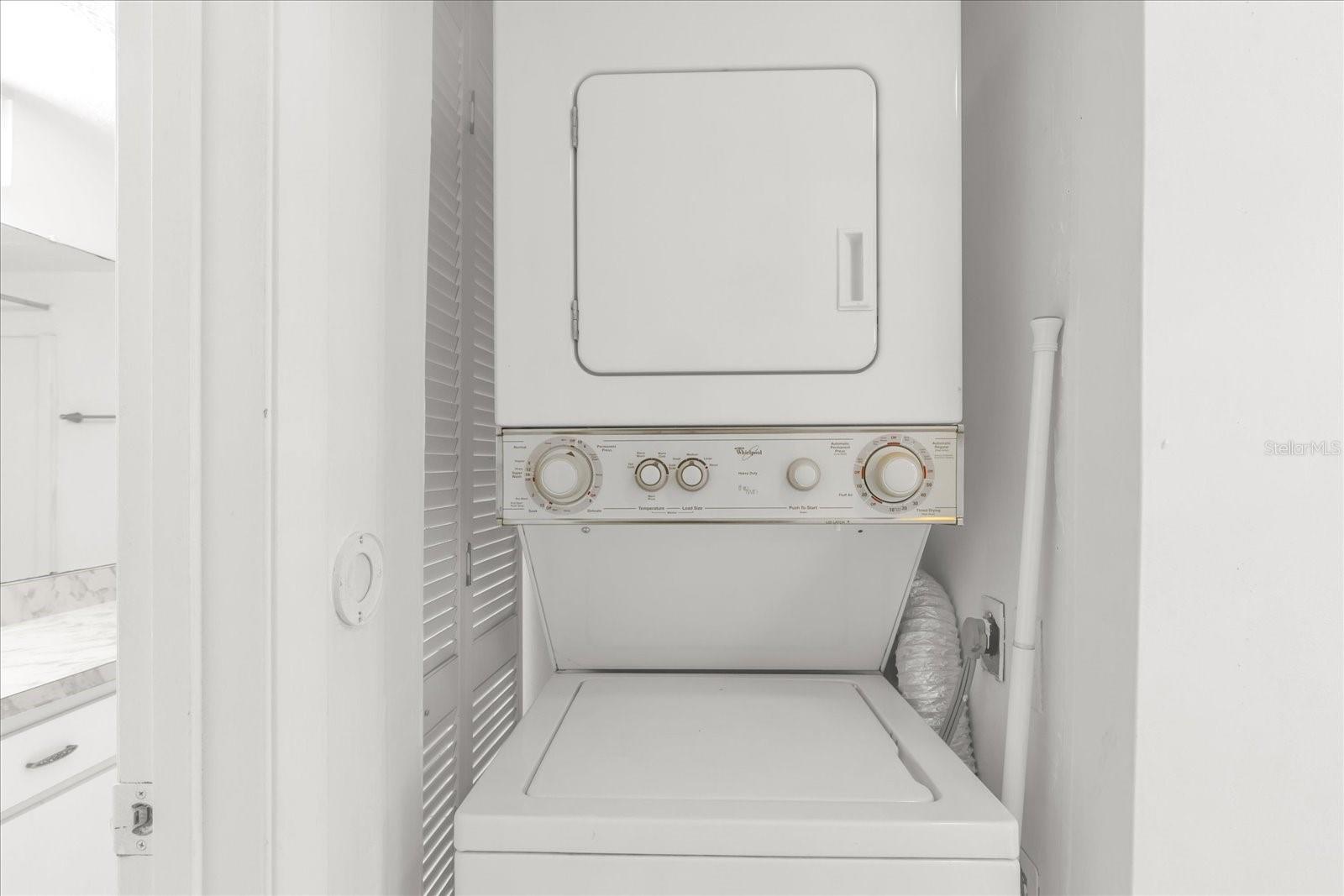 WILLOW LAKE BLDG 5 CONDO - Residential