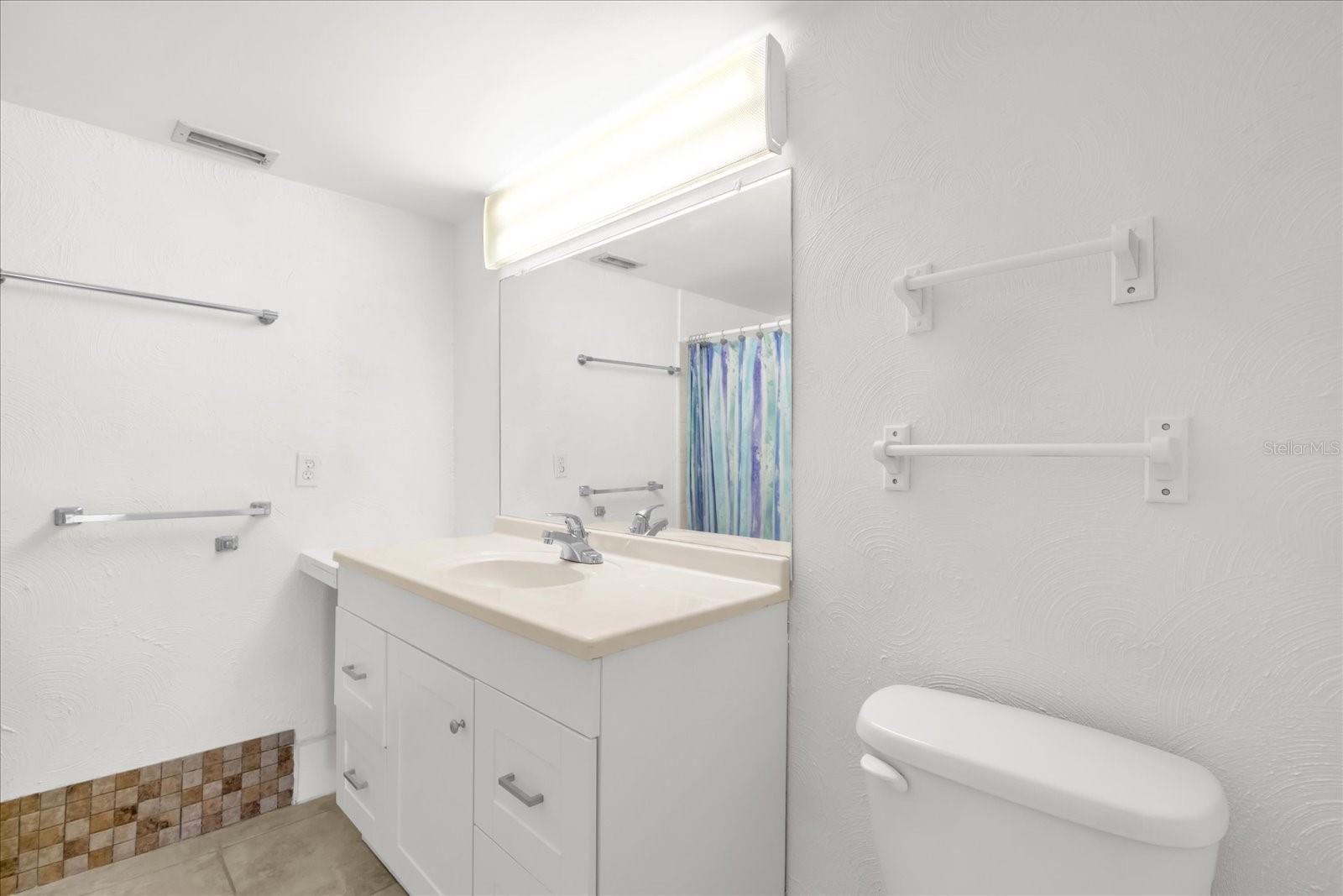 WILLOW LAKE BLDG 5 CONDO - Residential