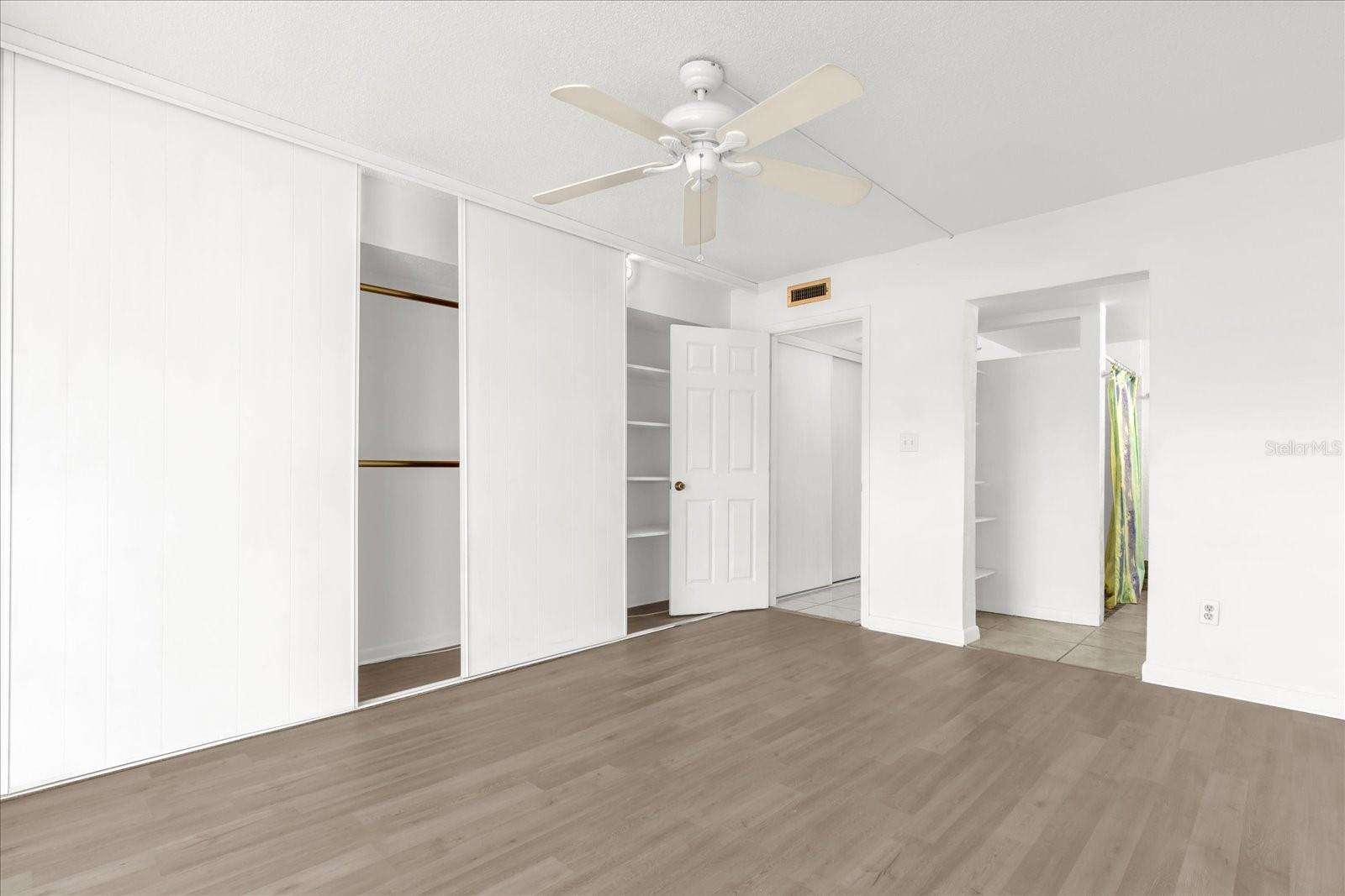 WILLOW LAKE BLDG 5 CONDO - Residential