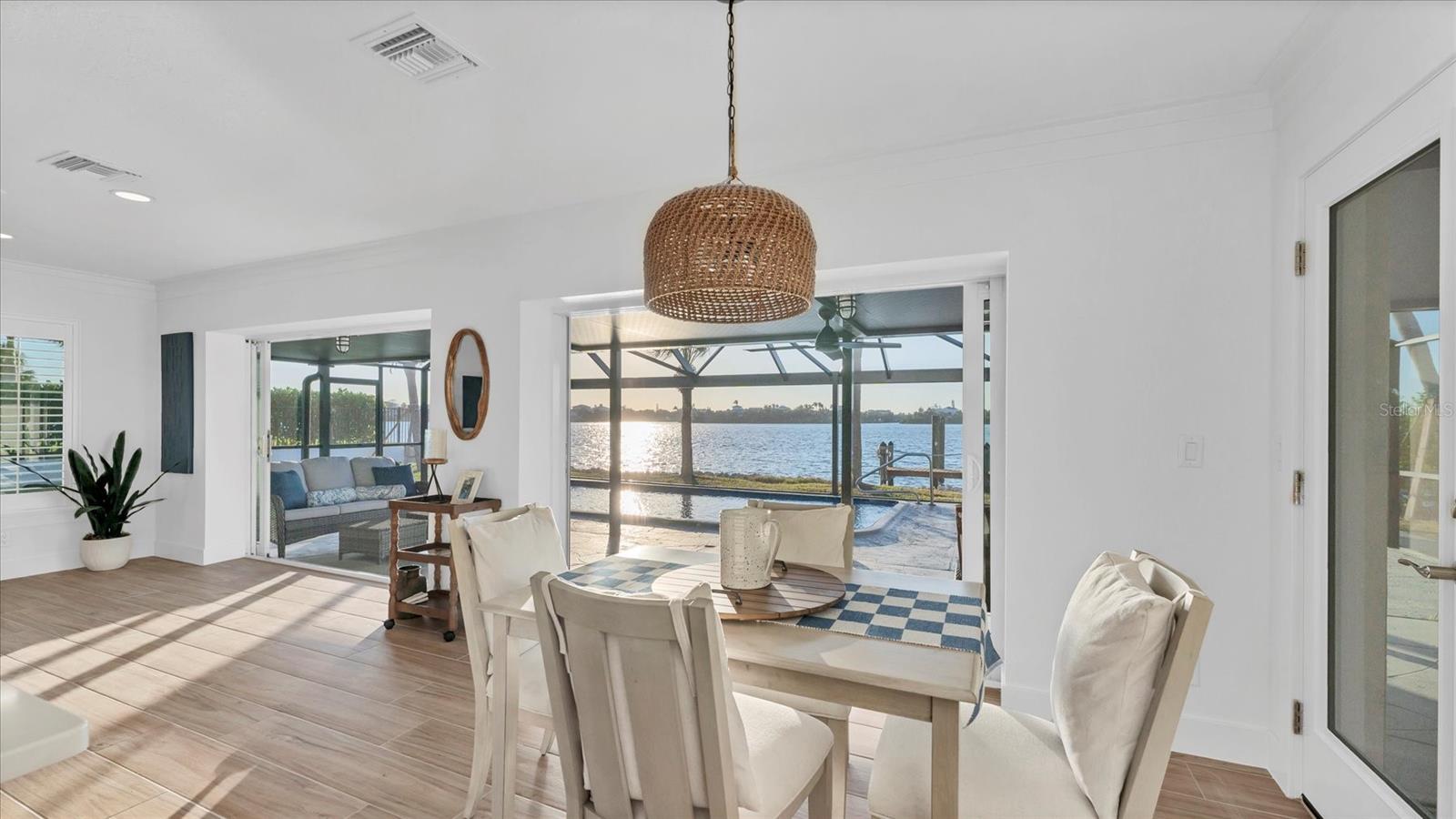 PALM POINT - Residential