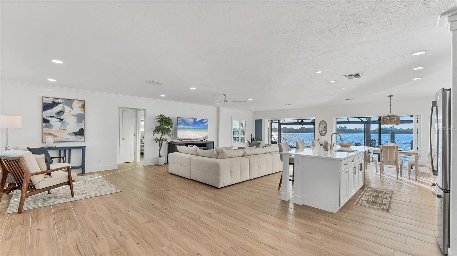 PALM POINT - Residential