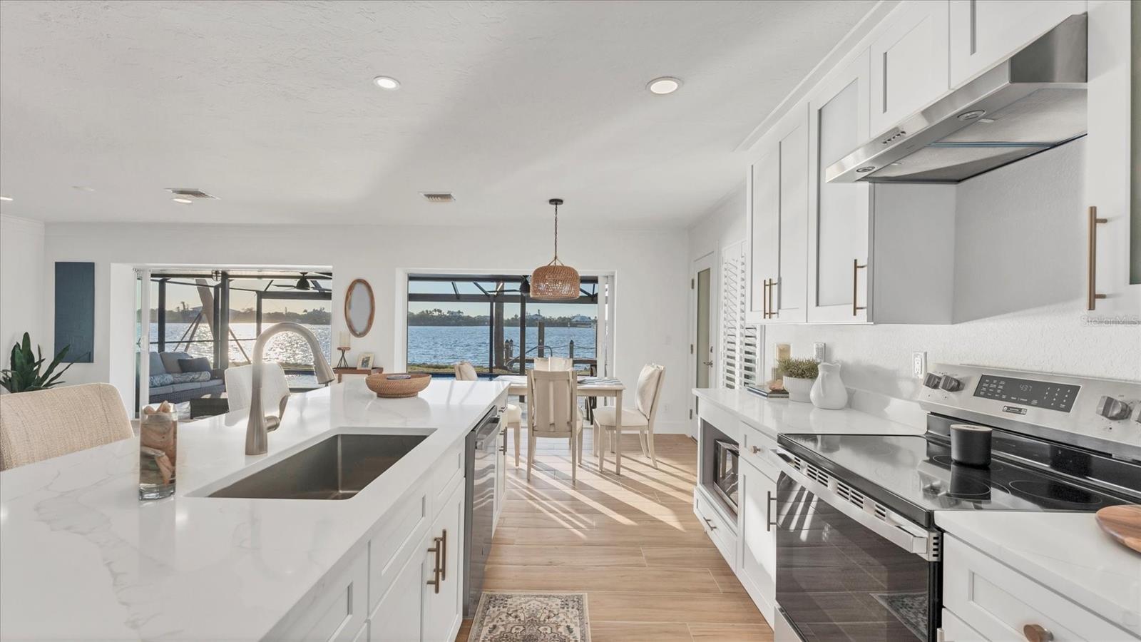 PALM POINT - Residential