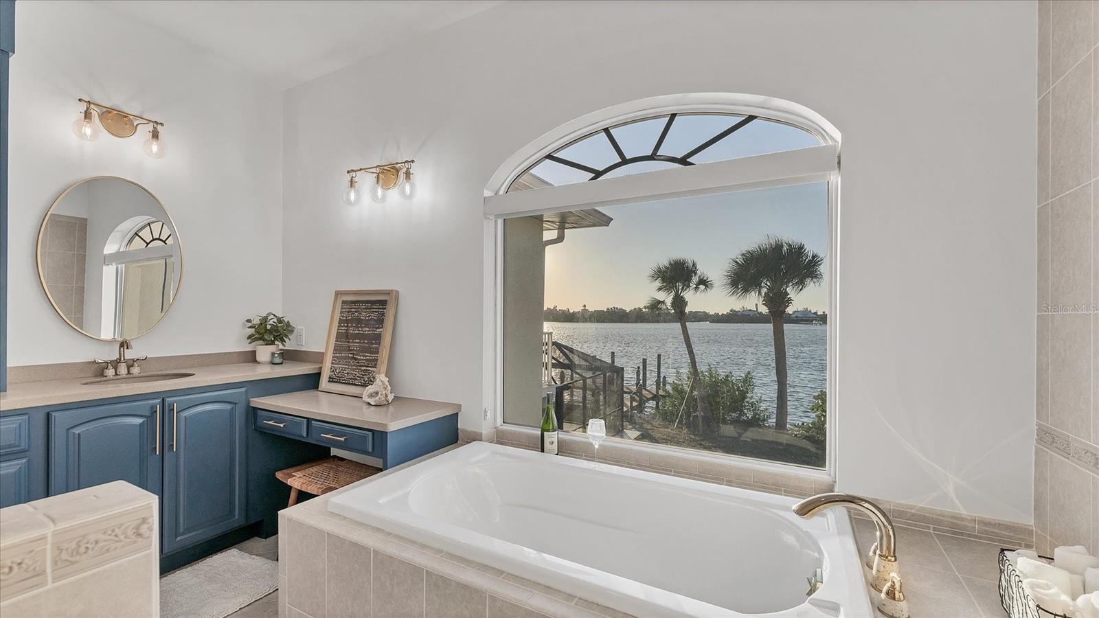 PALM POINT - Residential