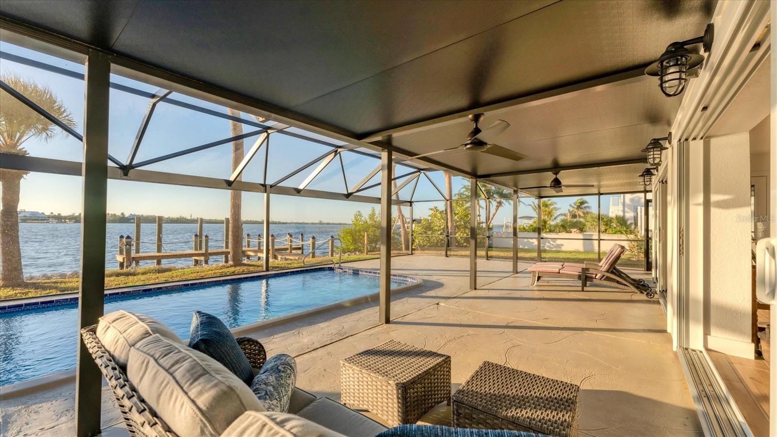 PALM POINT - Residential