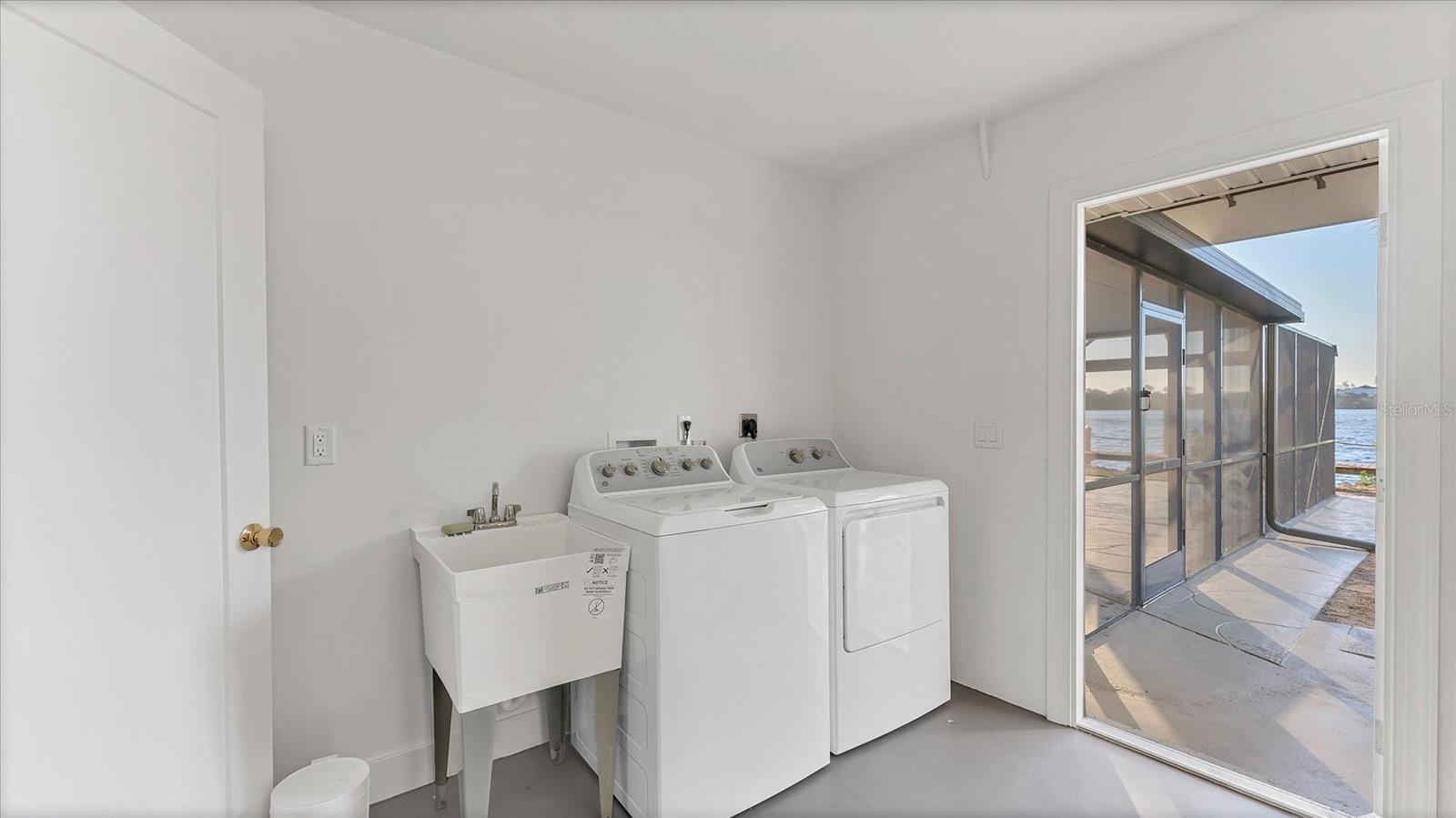 PALM POINT - Residential