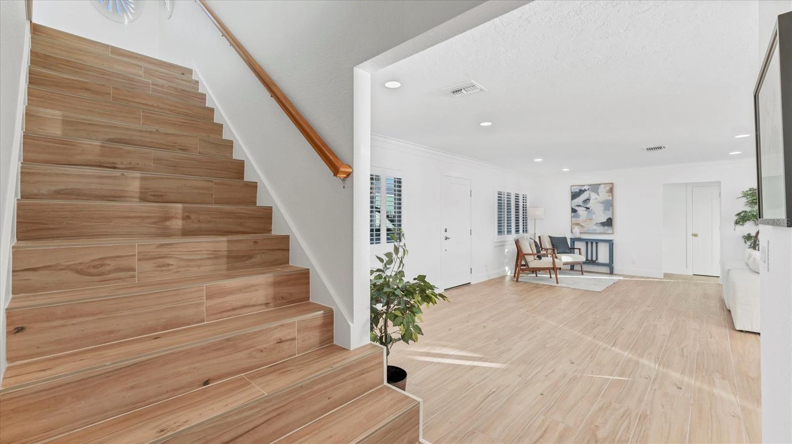 PALM POINT - Residential