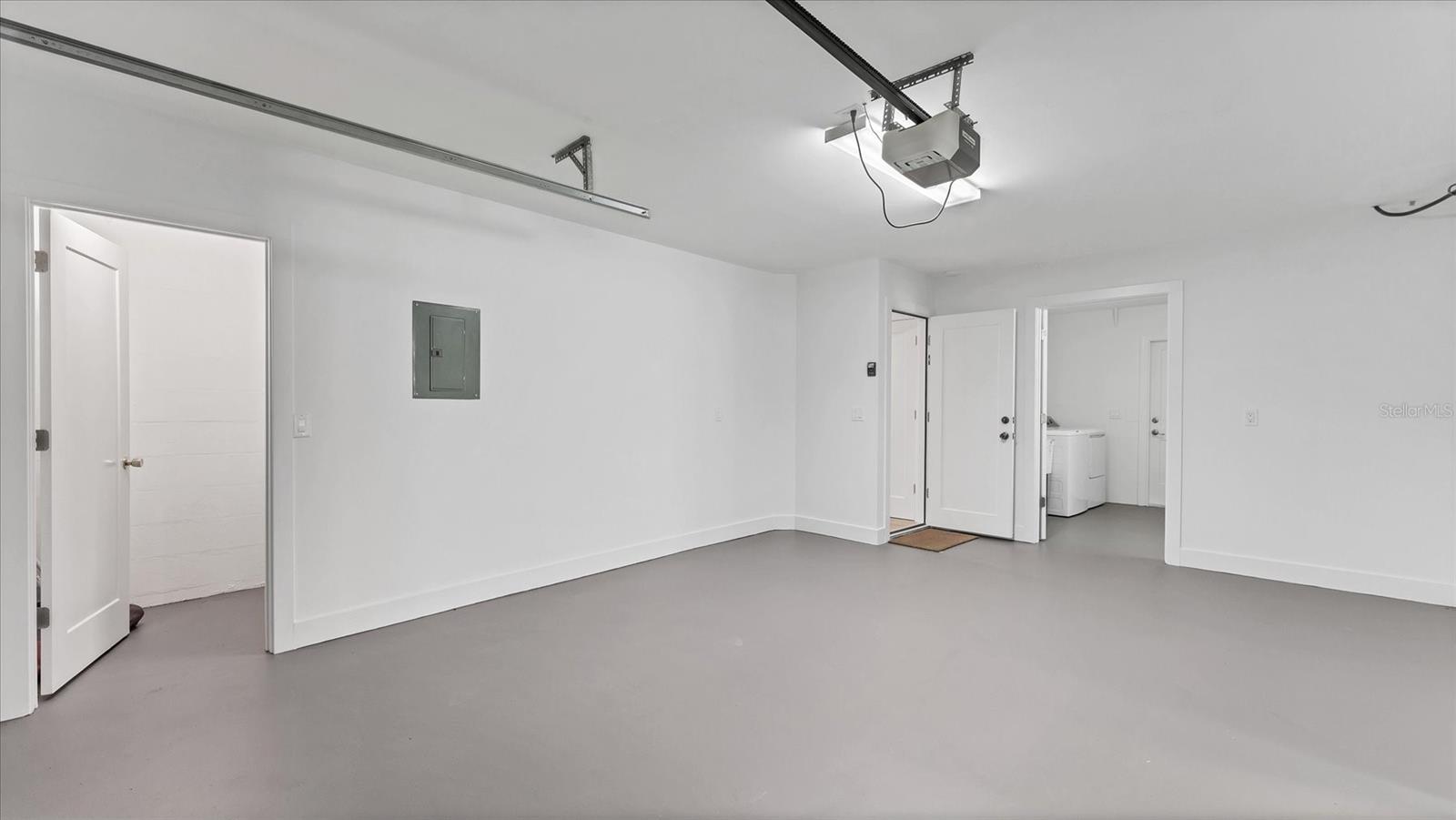 PALM POINT - Residential