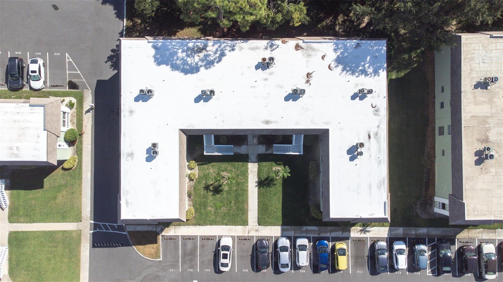 GREEN DOLPHIN PARK CONDO - Residential