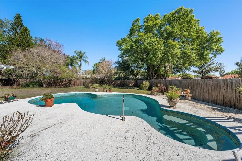 Photo of 1221 Magdalene Grove Avenue, Tampa, FL 33613 (MLS # TB8485187)