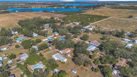 A home in LAKE WALES