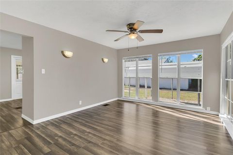 A home in LAKE WALES