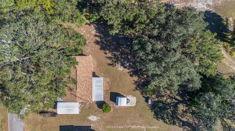 A home in LAKE WALES