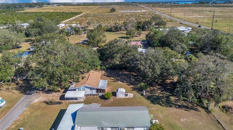 A home in LAKE WALES