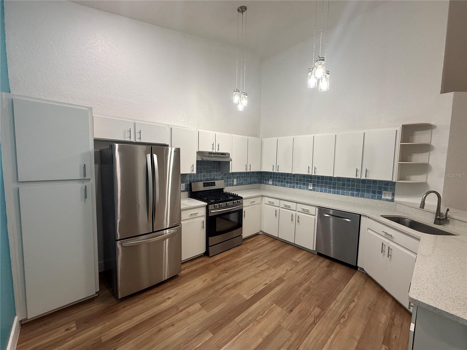21542 CLUBSIDE LOOP