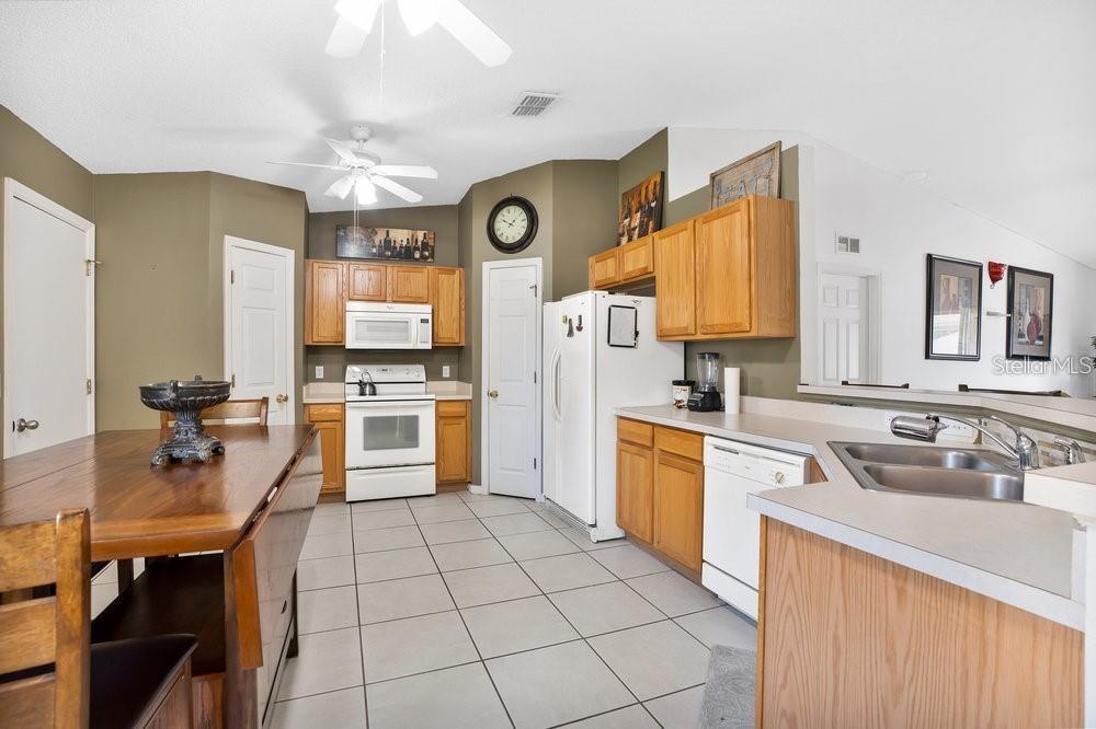 LAKESIDE AT BASS LAKE - Residential Lease