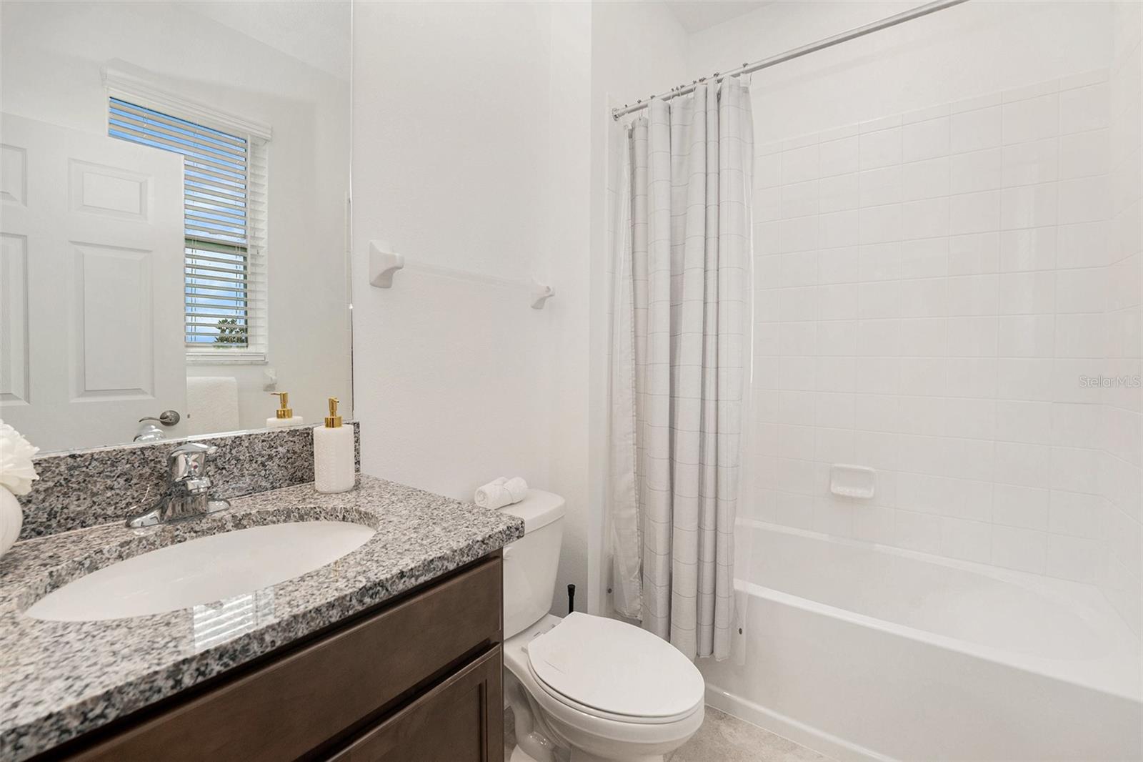 WHISPERING OAKS PRESERVE - Residential