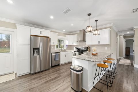 Tiny photo for 524 SE 31st Avenue, Ocala, FL 34471 (MLS # OM715976)