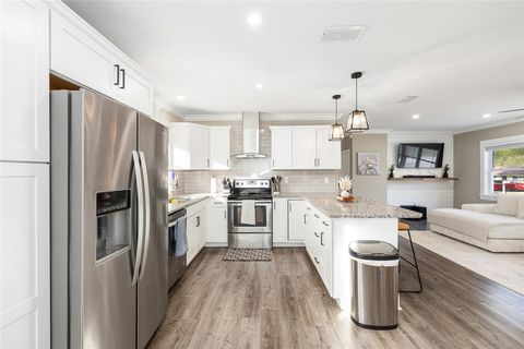 Tiny photo for 524 SE 31st Avenue, Ocala, FL 34471 (MLS # OM715976)