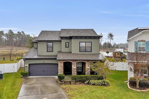 A home in MINNEOLA