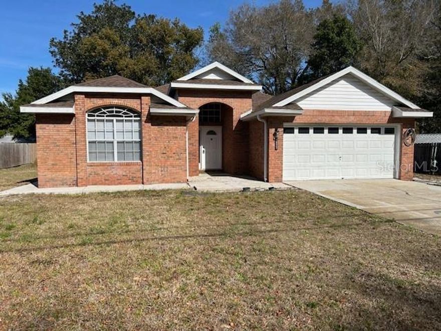 Perfect starter home! Some major upgrades such as newer roof, appliances, flooring, slider and interior painting of walls, ceilings and trim.
split bedroom plan and open dining, living room and kitchen. Quiet setting but close to shopping and beaches.  A must to see!