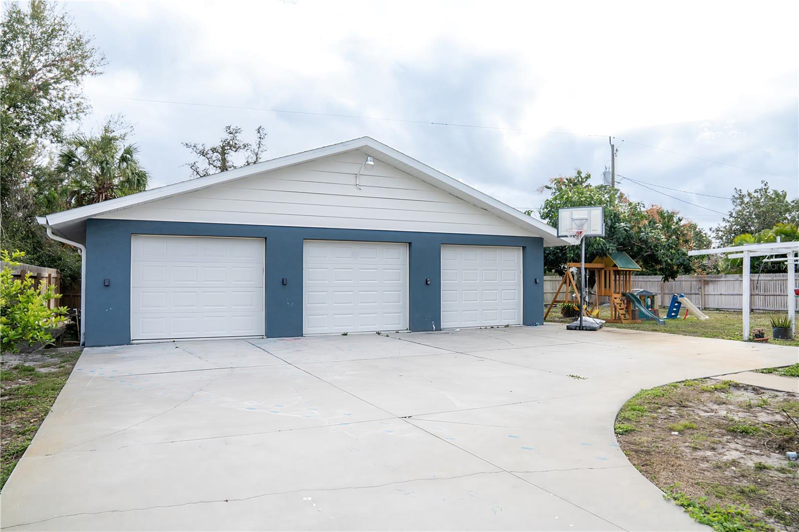 RICHARDS ADD TO PALMETTO CONTINUED - Residential