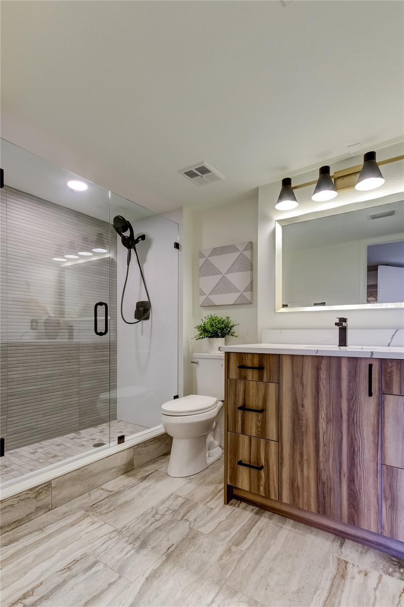 HARBOR BLUFFS WATERFRONT CONDO - Residential Lease