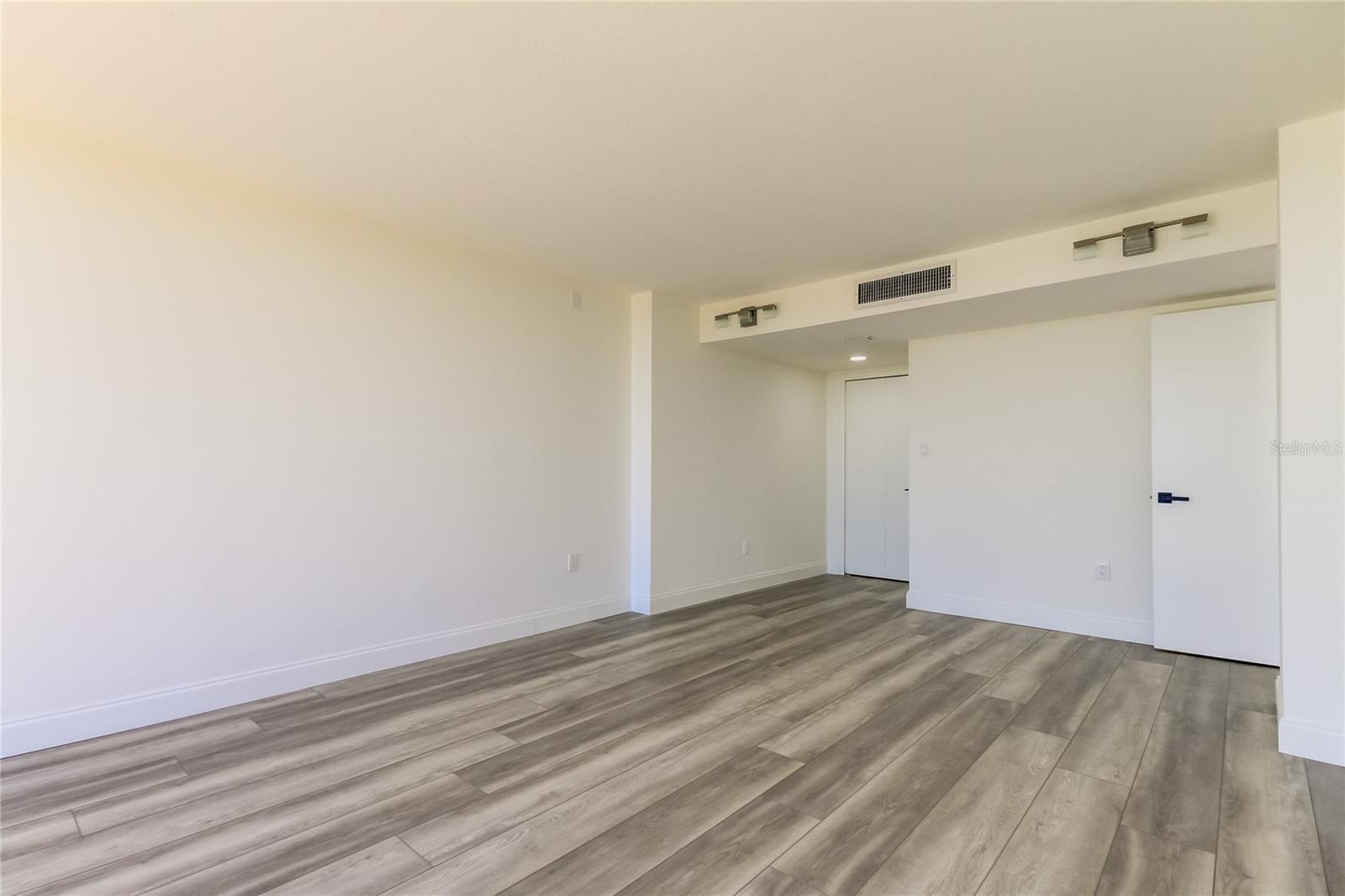 HARBOR BLUFFS WATERFRONT CONDO - Residential Lease